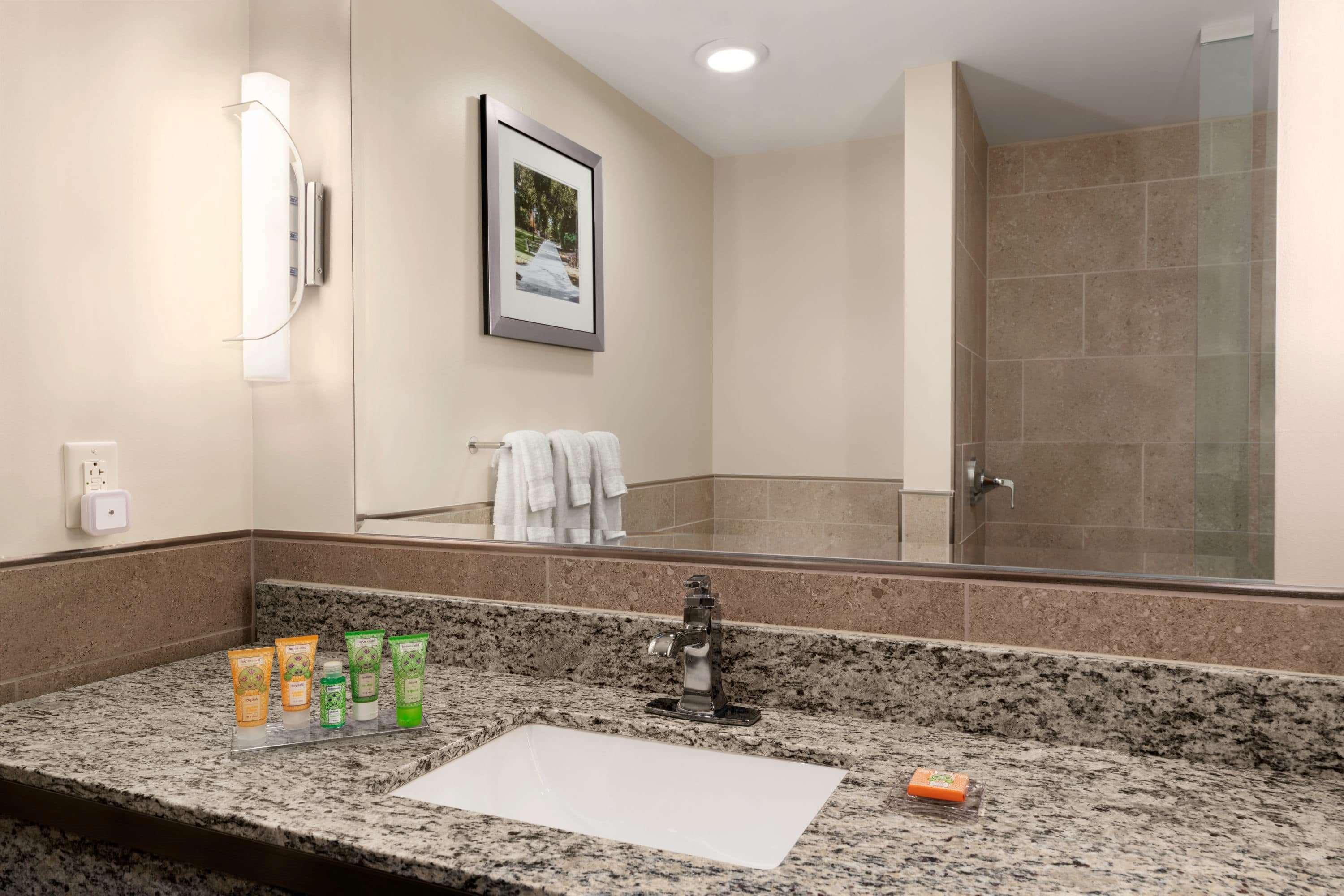 Отель Wyndham Garden State College Boalsburg Экстерьер фото