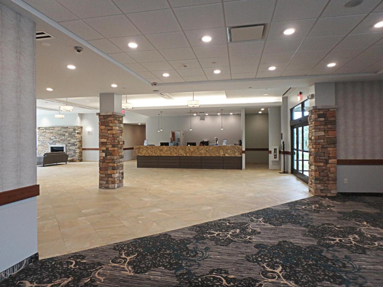 Отель Wyndham Garden State College Boalsburg Экстерьер фото